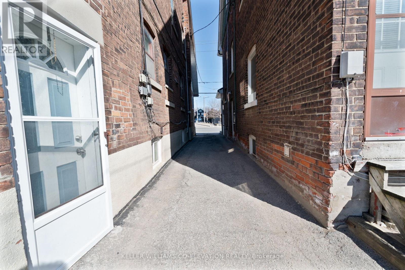 172 Oakwood Avenue, Toronto, Ontario  M6E 2T9 - Photo 35 - C12441225