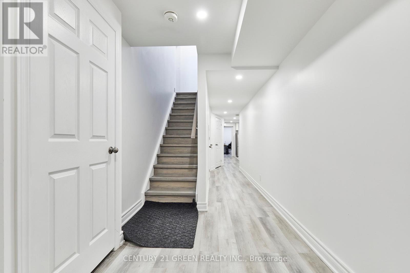 4 Gillivary Drive, Whitby (Williamsburg), Ontario  L1P 0C9 - Photo 22 - E12441273