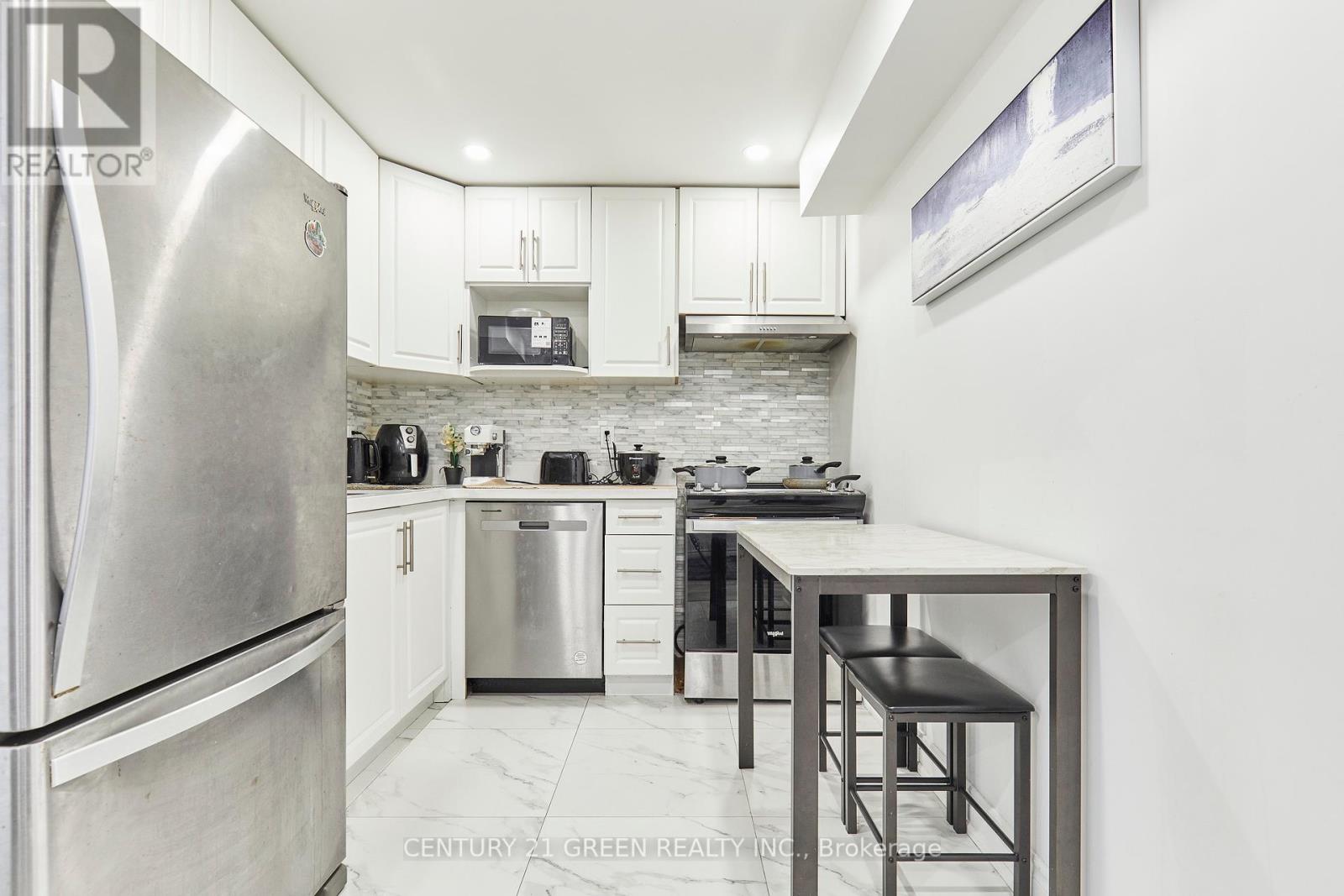 4 Gillivary Drive, Whitby (Williamsburg), Ontario  L1P 0C9 - Photo 24 - E12441273