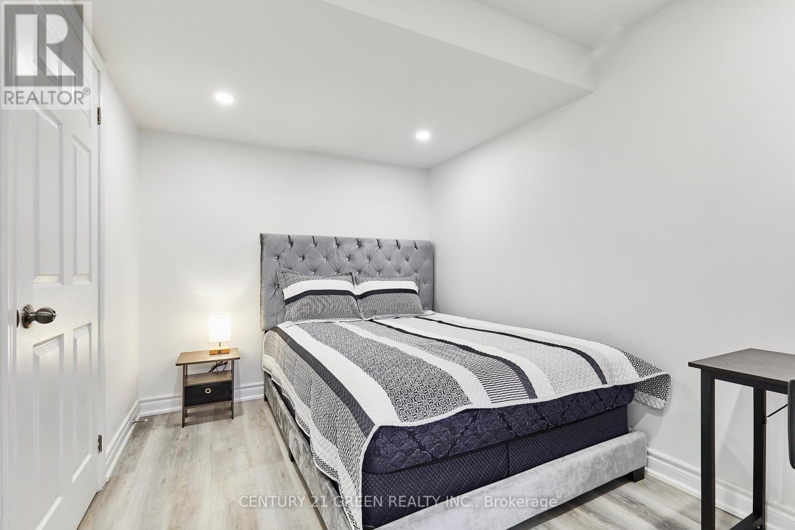 4 Gillivary Drive, Whitby (Williamsburg), Ontario  L1P 0C9 - Photo 26 - E12441273