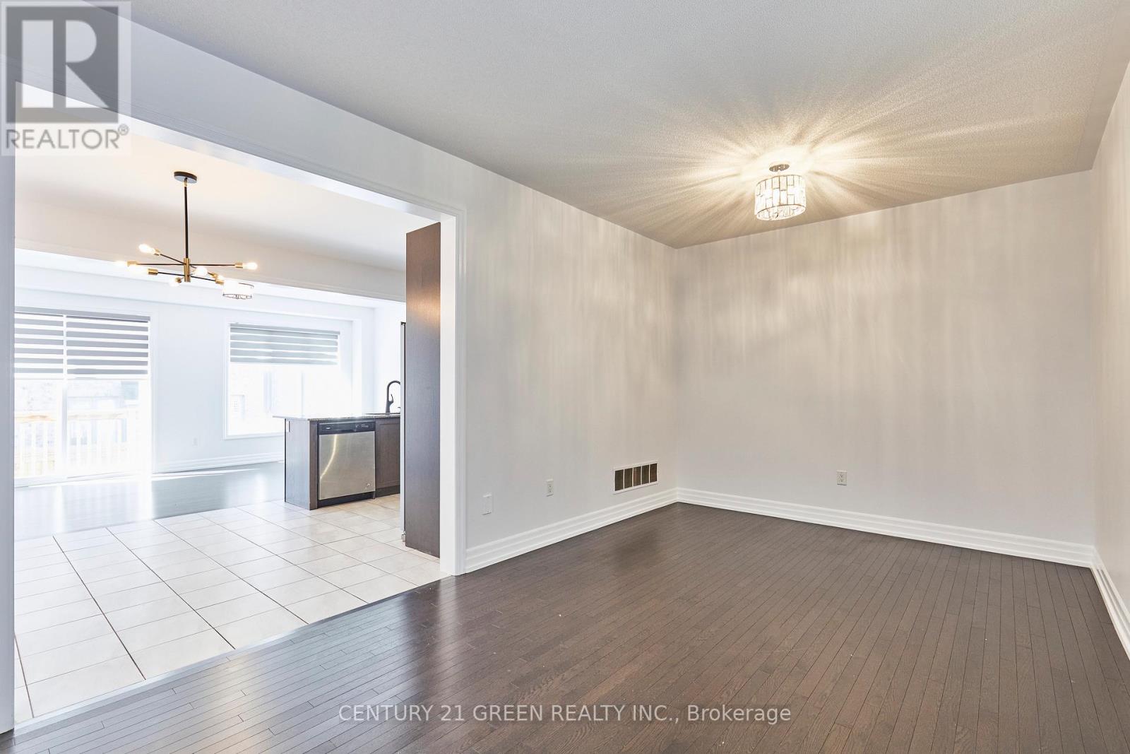 4 Gillivary Drive, Whitby (Williamsburg), Ontario  L1P 0C9 - Photo 5 - E12441273
