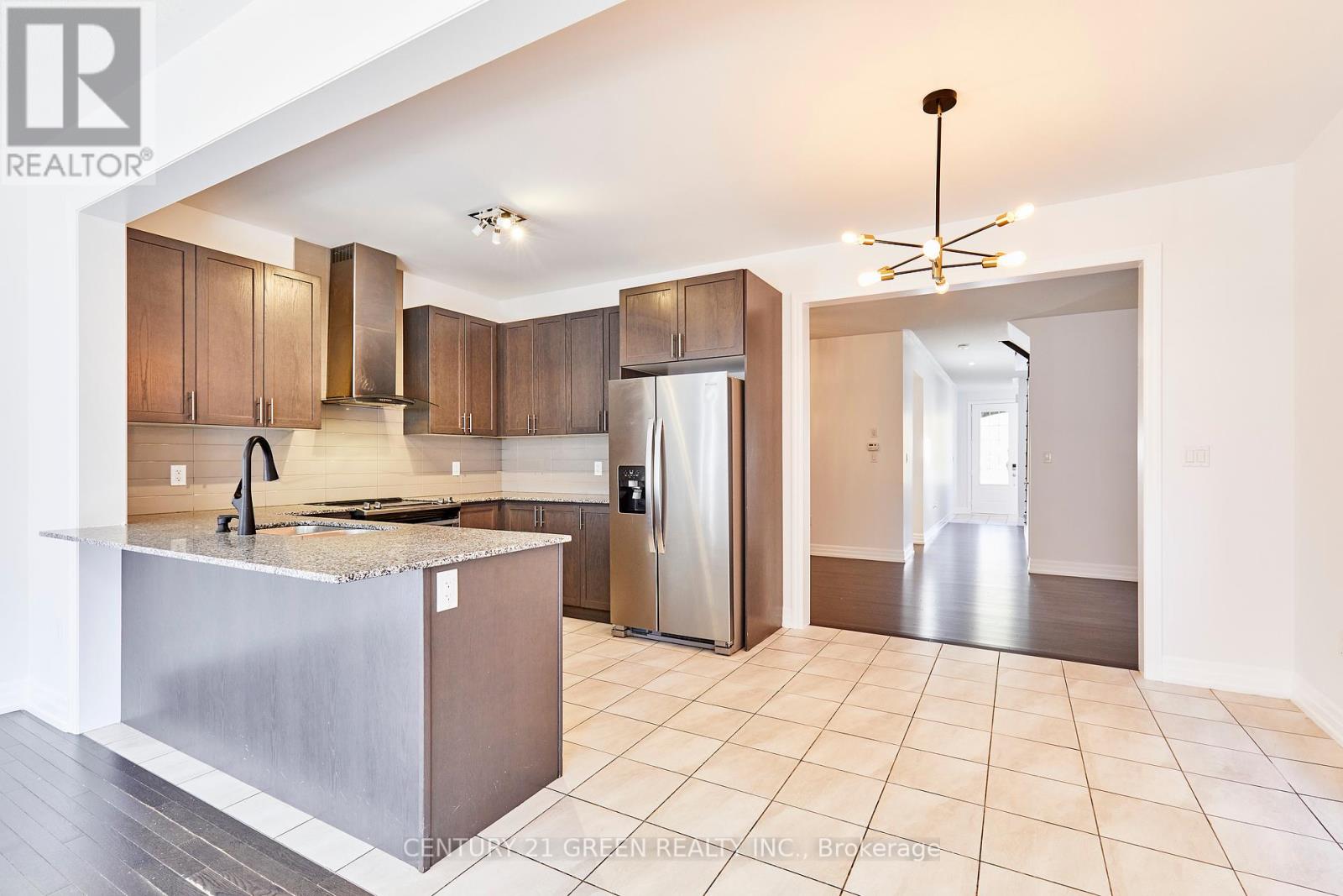 4 Gillivary Drive, Whitby (Williamsburg), Ontario  L1P 0C9 - Photo 9 - E12441273
