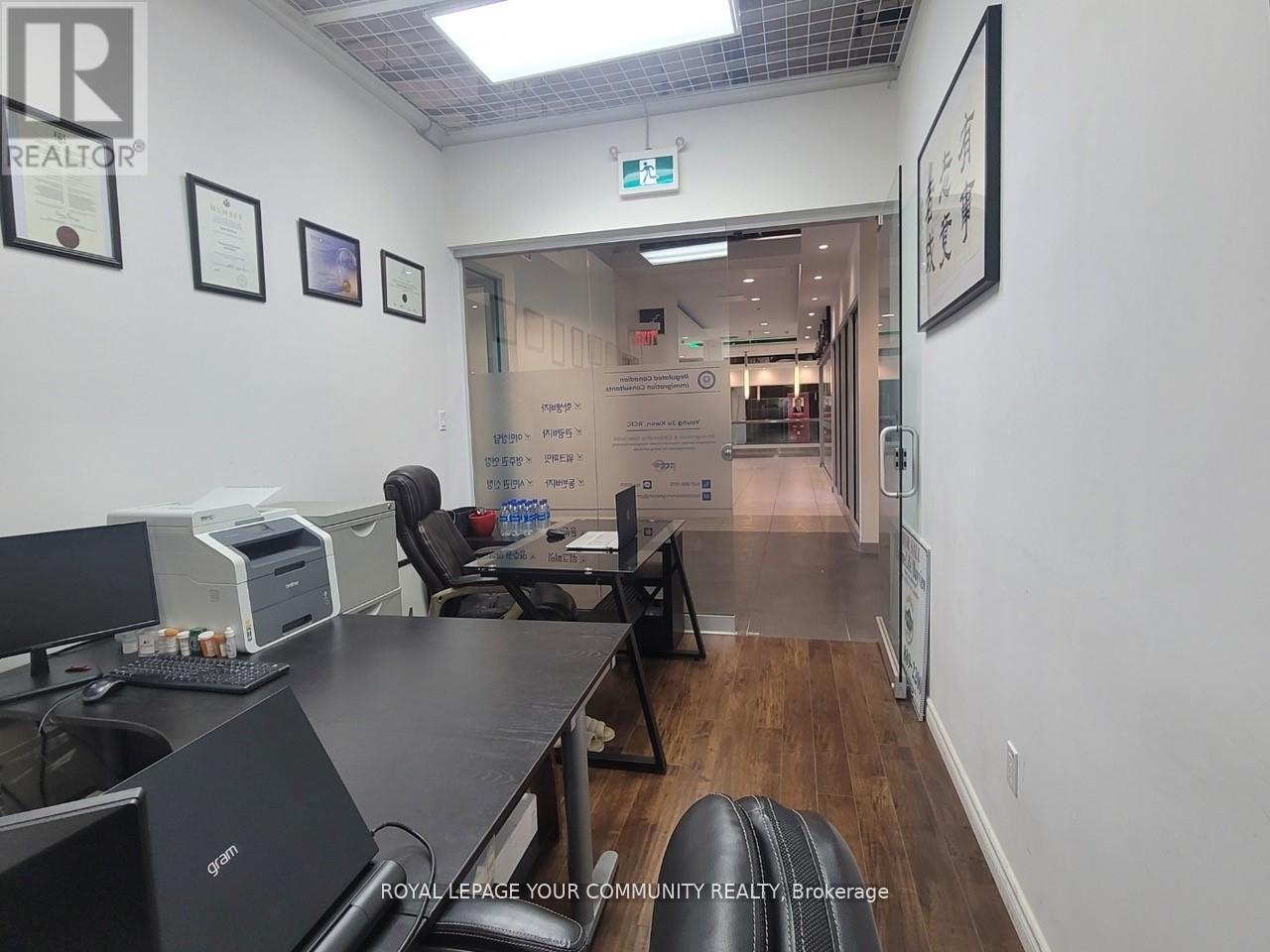 204 - 7181 Yonge Street, Markham, Ontario  L3T 0C7 - Photo 3 - N12338810