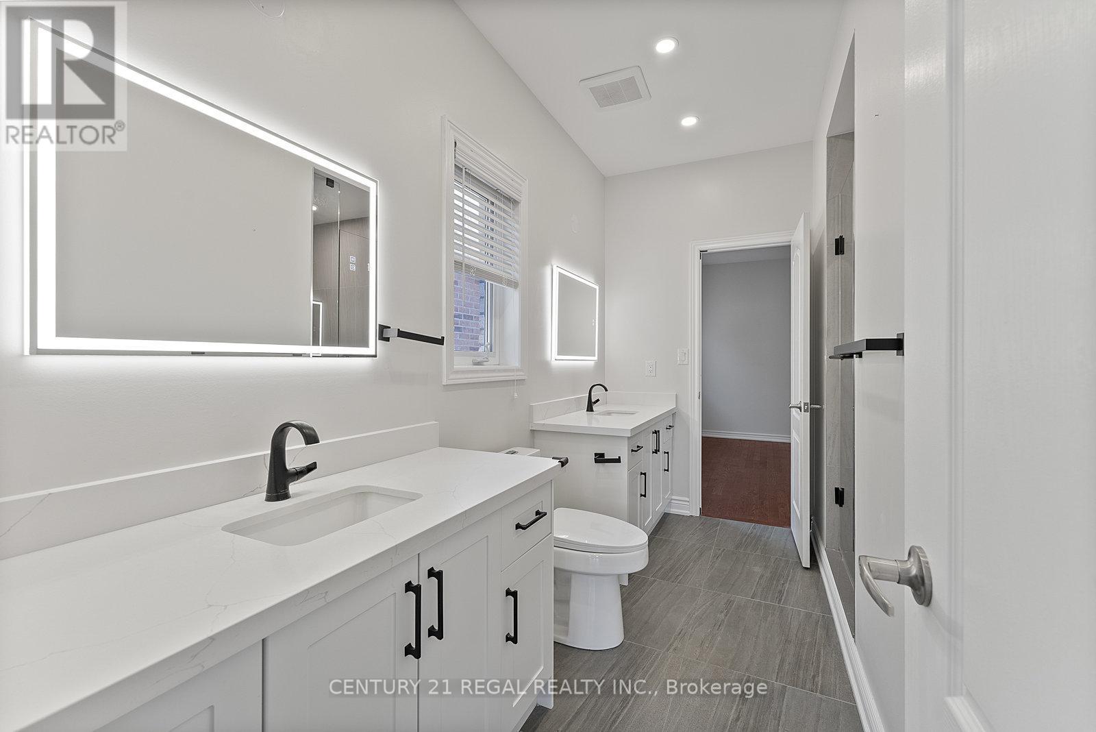 145 Roy Harper Avenue, Aurora, Ontario  L4G 7C4 - Photo 40 - N12441147