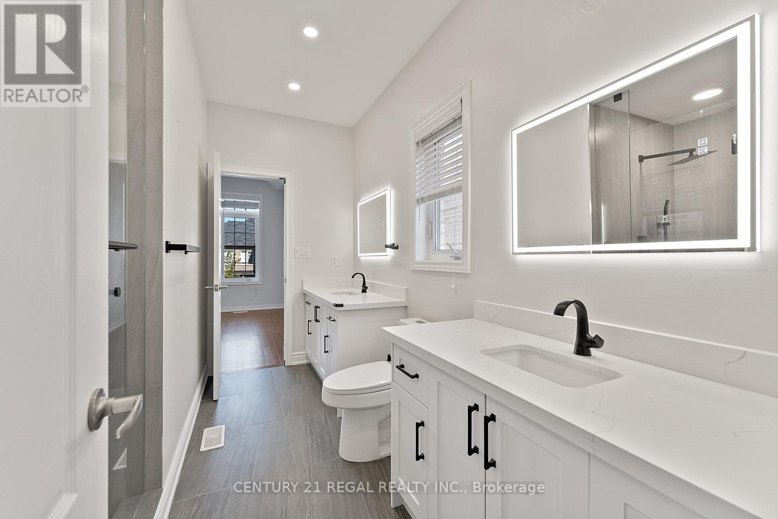 145 Roy Harper Avenue, Aurora, Ontario  L4G 7C4 - Photo 41 - N12441147