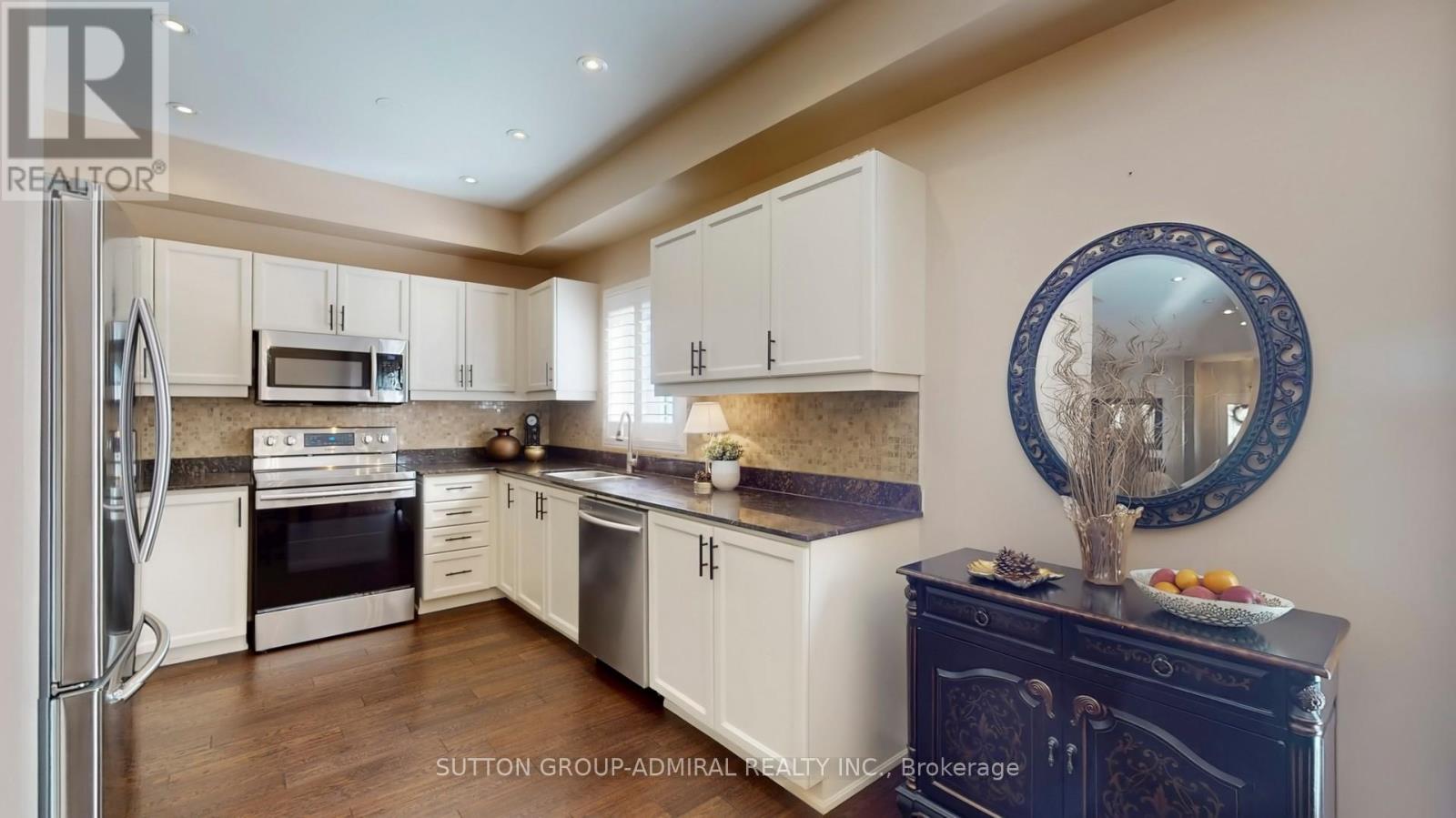 222 Hollywood Hill Circle, Vaughan, Ontario  L4H 2P7 - Photo 13 - N12441169