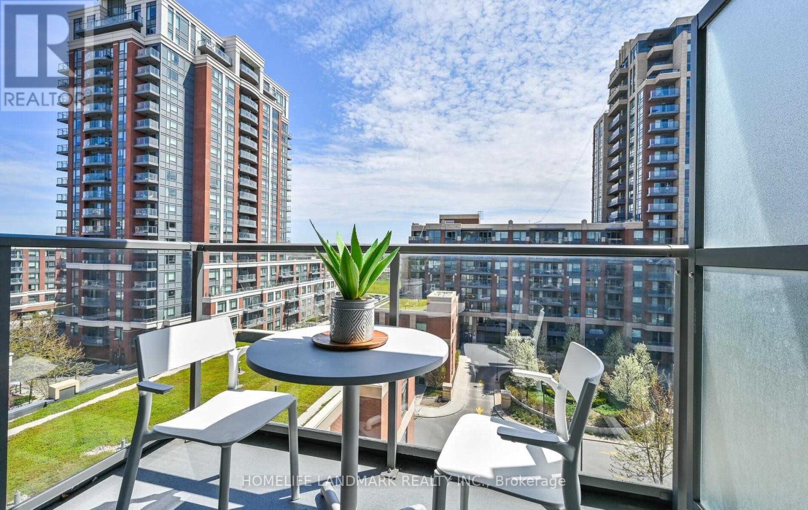 726 - 28 Uptown Drive, Markham, Ontario  L3R 5M8 - Photo 13 - N12441183
