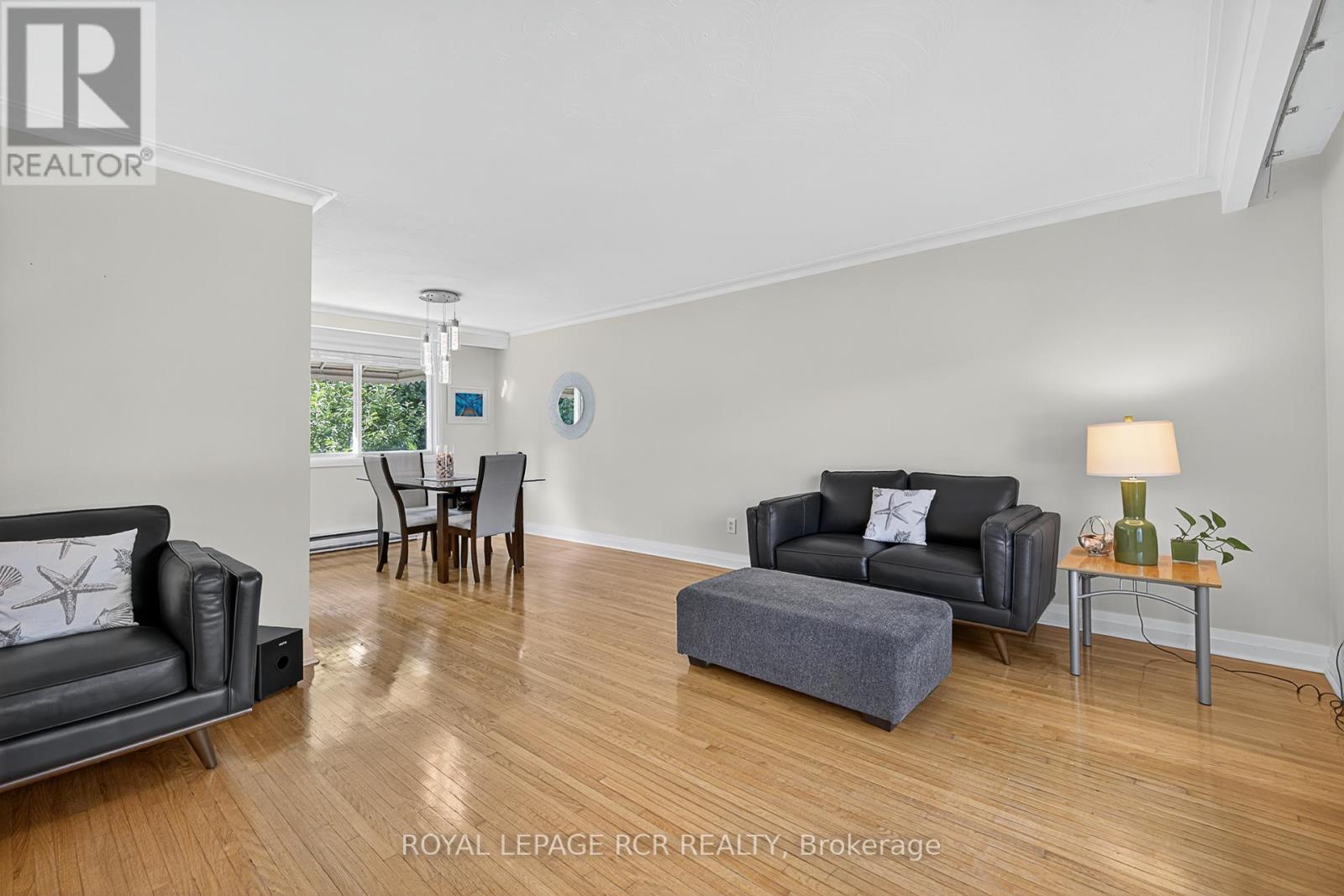 20 Jasmine Crescent, Whitchurch-Stouffville (Ballantrae), Ontario  L4A 3H4 - Photo 11 - N12441216