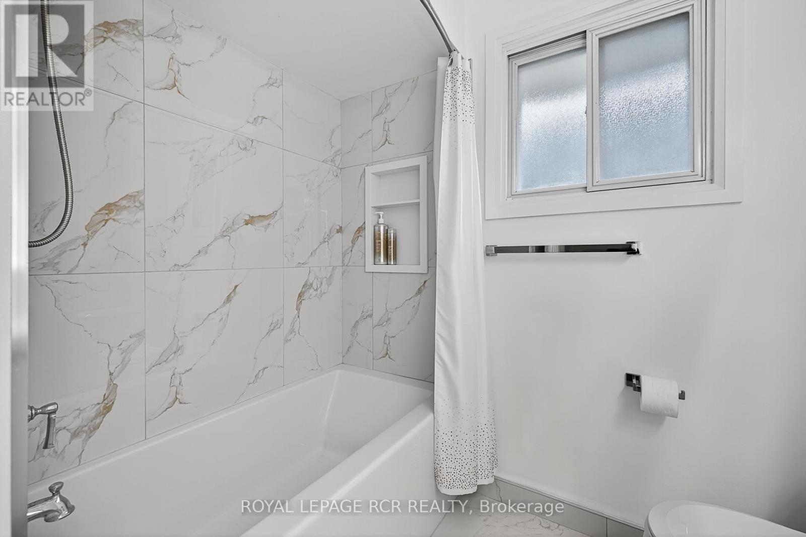20 Jasmine Crescent, Whitchurch-Stouffville (Ballantrae), Ontario  L4A 3H4 - Photo 22 - N12441216