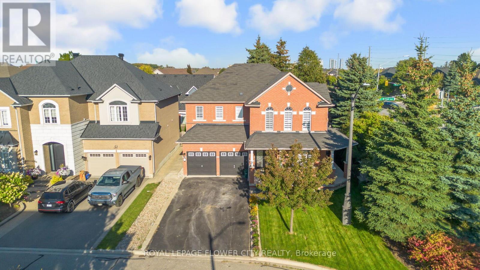57 St Nicholas Crescent, Vaughan, Ontario  L4H 3E5 - Photo 2 - N12435674