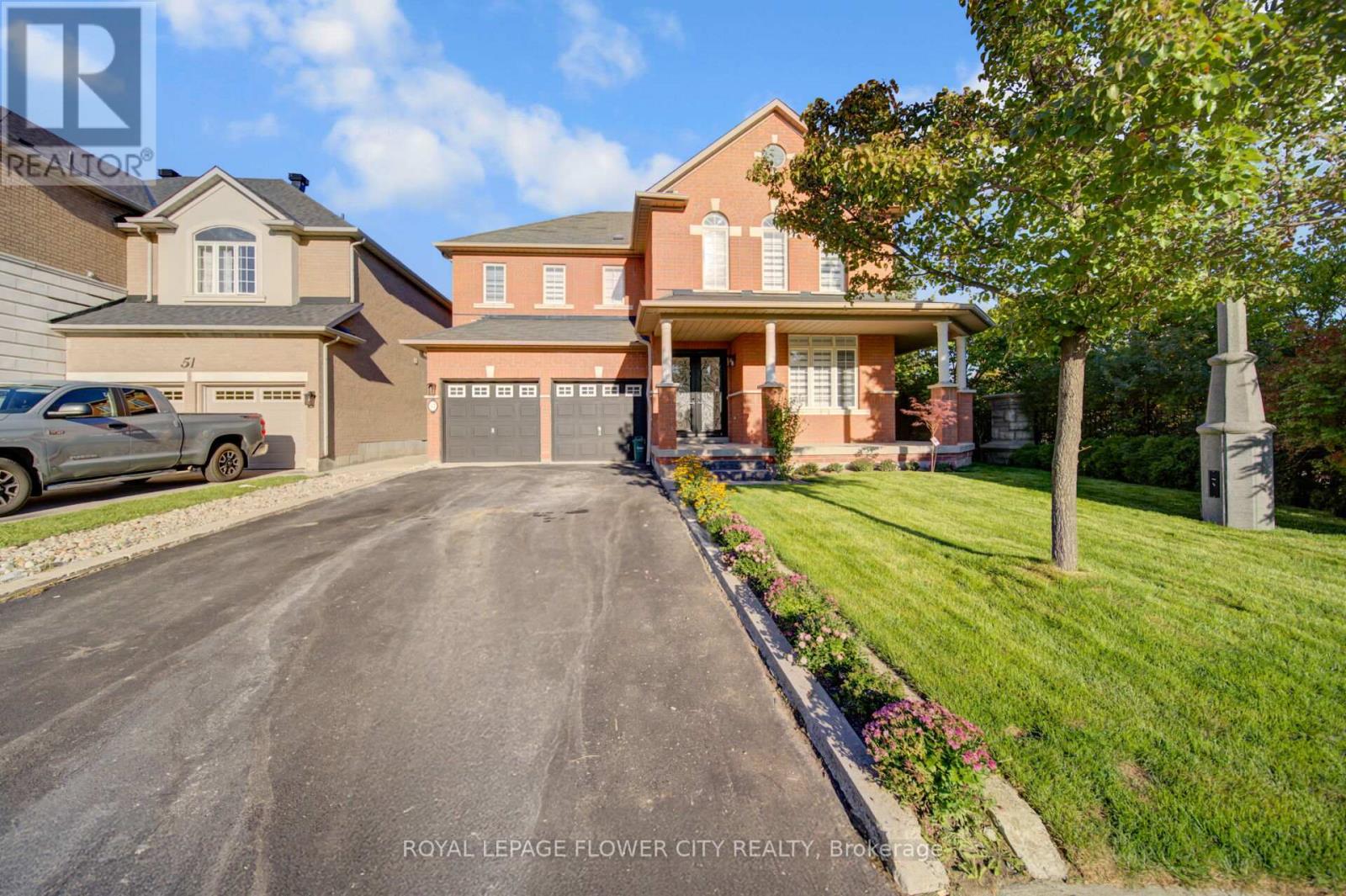 57 St Nicholas Crescent, Vaughan, Ontario  L4H 3E5 - Photo 5 - N12435674