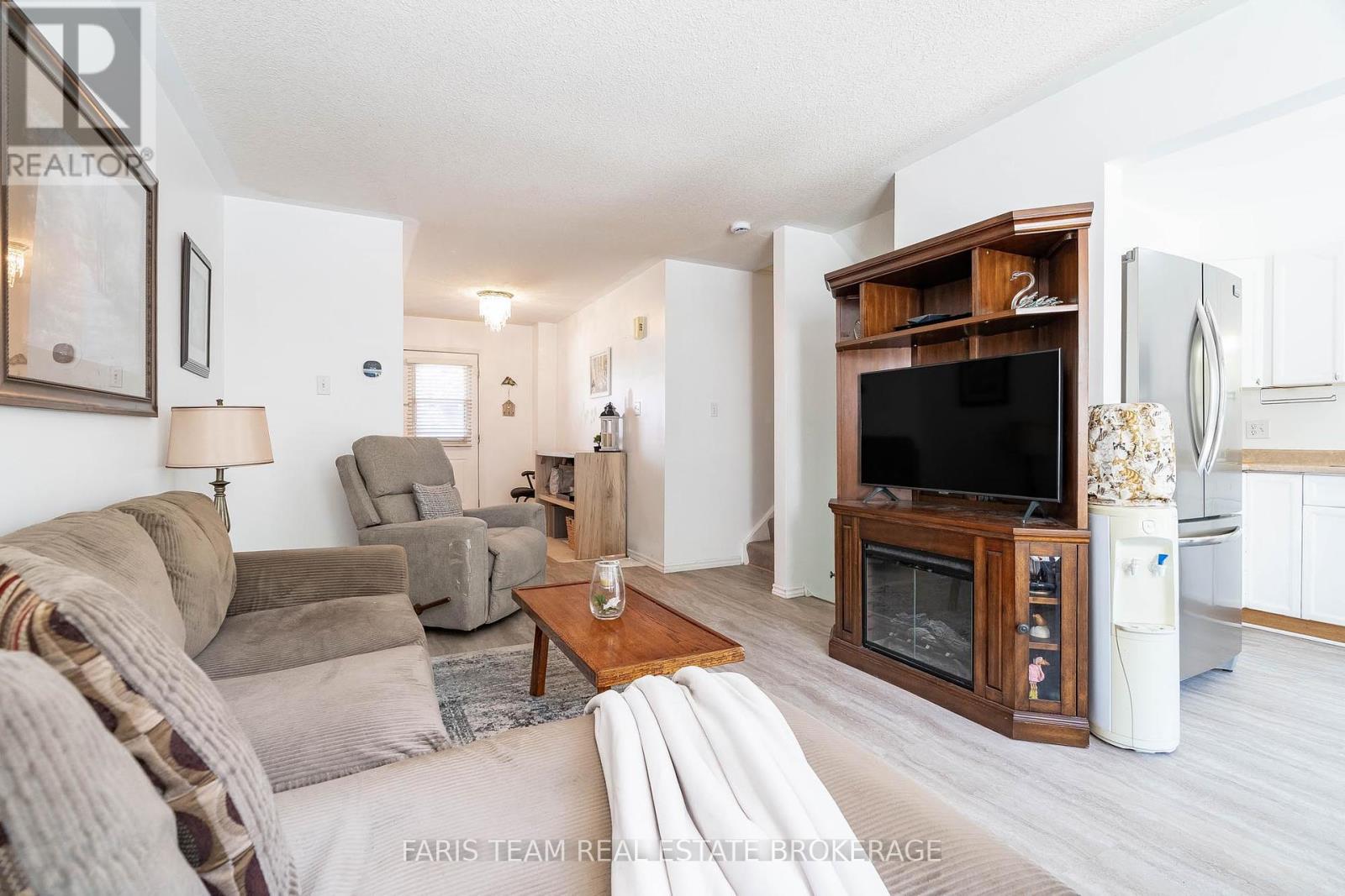 371 Millard Street, Orillia, Ontario  L3V 4H5 - Photo 12 - S12441146