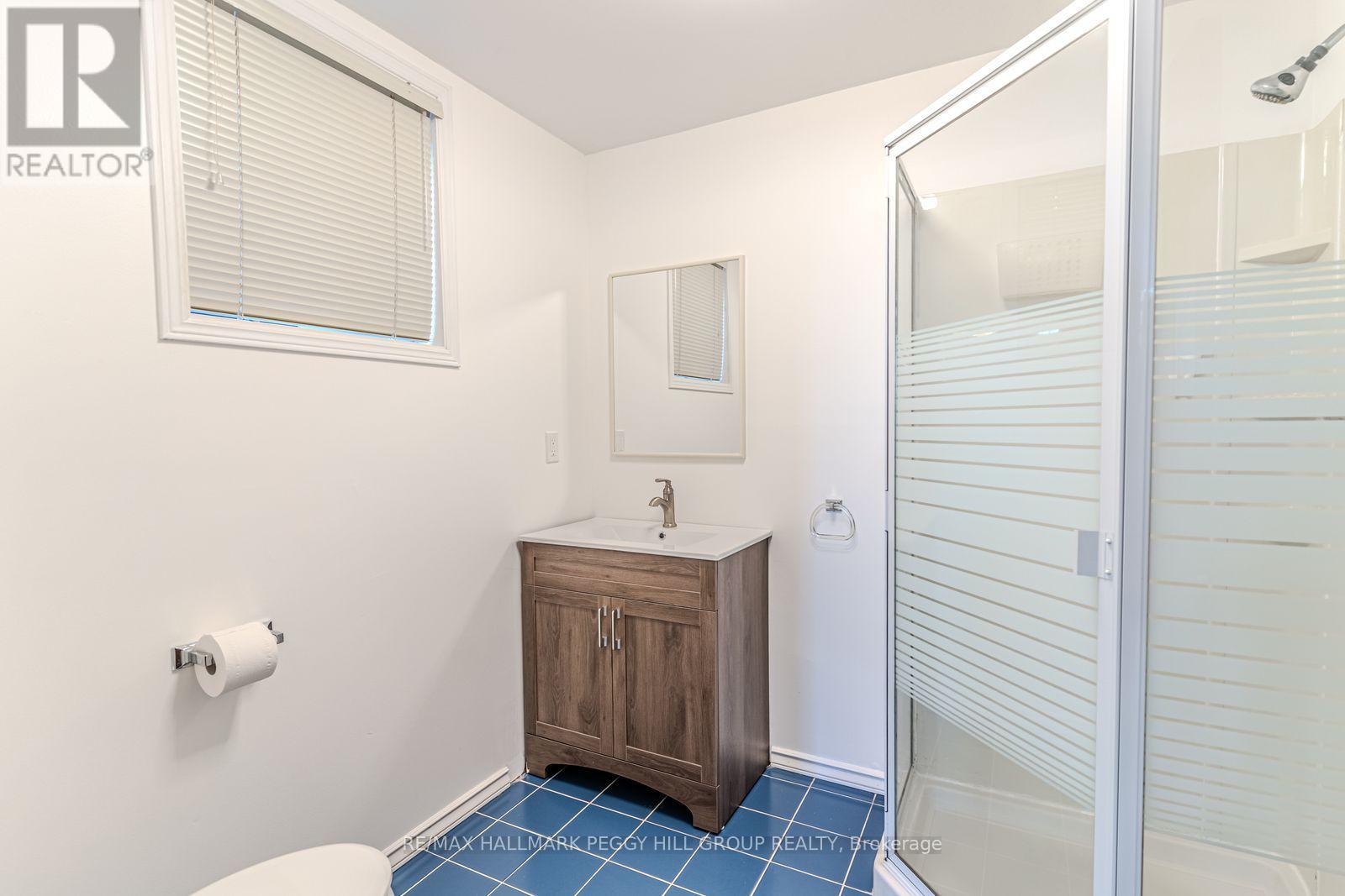 36 Kempenfelt Drive, Barrie, Ontario  L4M 1B9 - Photo 16 - S12441223