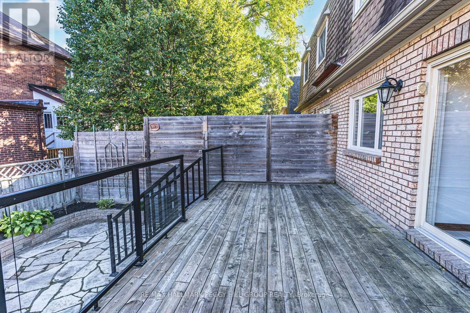 36 Kempenfelt Drive, Barrie, Ontario  L4M 1B9 - Photo 17 - S12441223