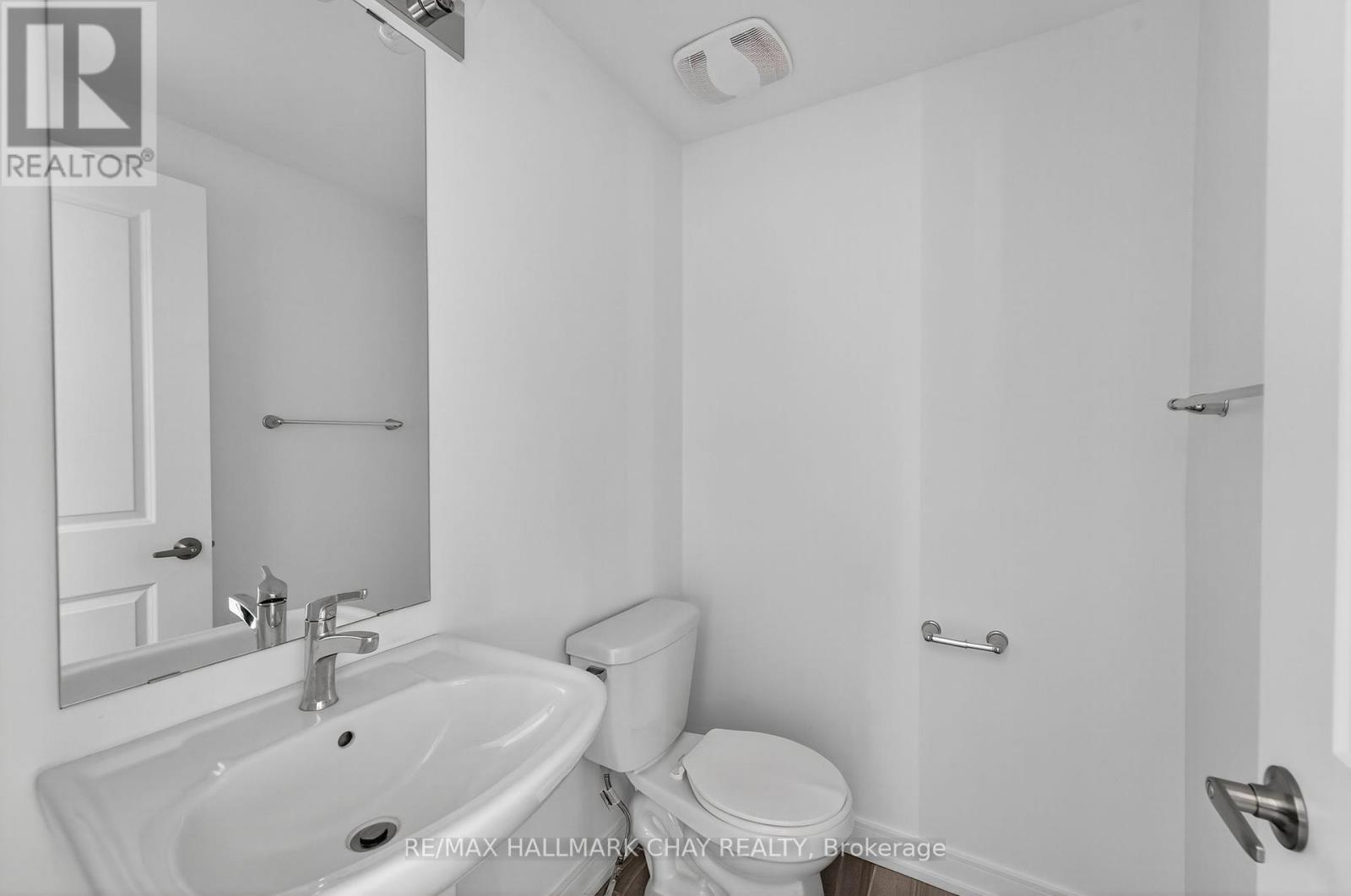 22 Blue Forest Crescent, Barrie, Ontario  L4N 0M2 - Photo 15 - S12441236
