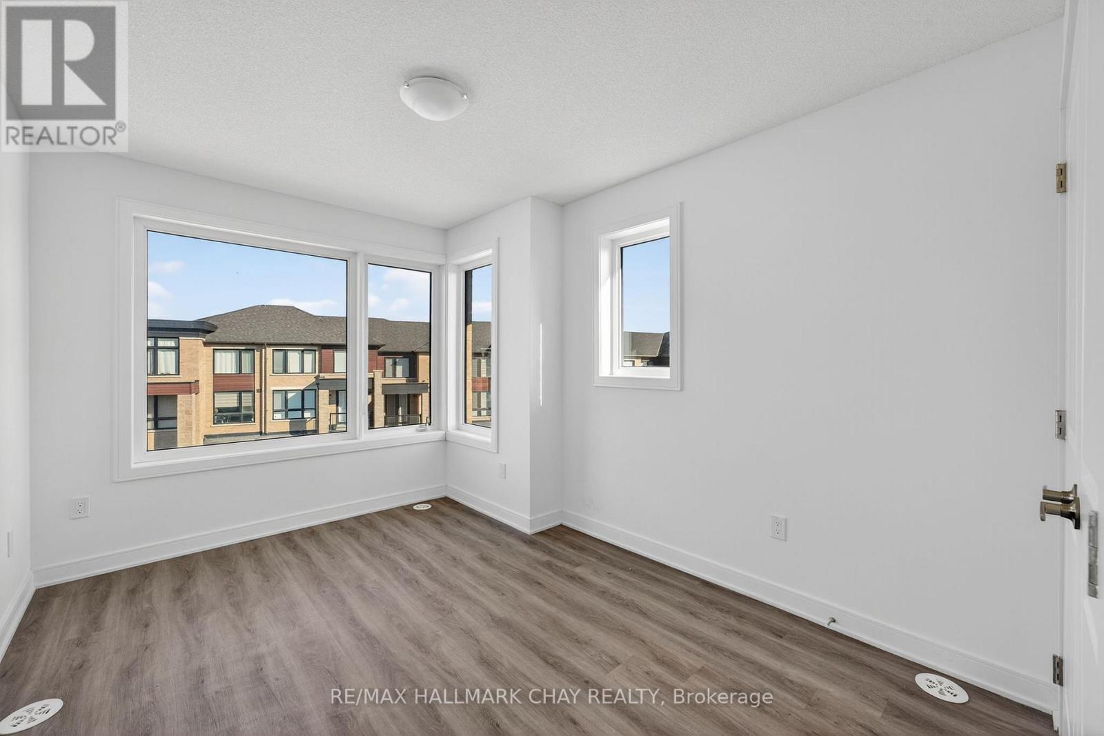 22 Blue Forest Crescent, Barrie, Ontario  L4N 0M2 - Photo 20 - S12441236
