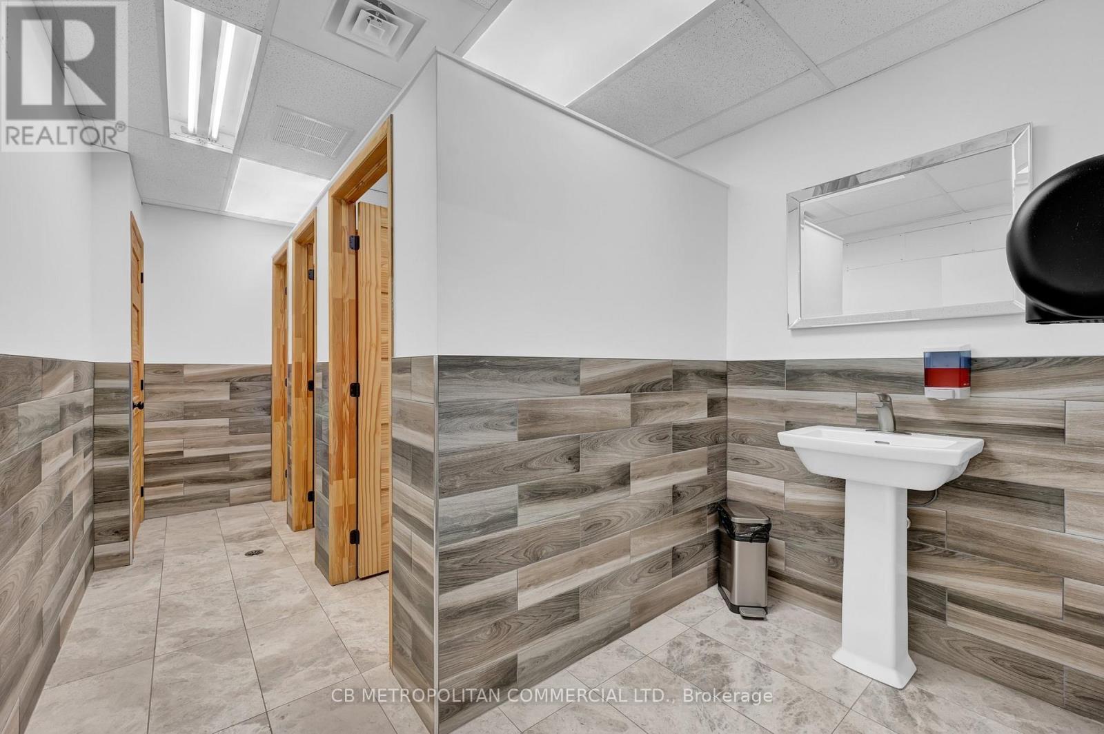 1 - 150 Beverley Street, Toronto, Ontario  M5T 1Y5 - Photo 10 - C12434370