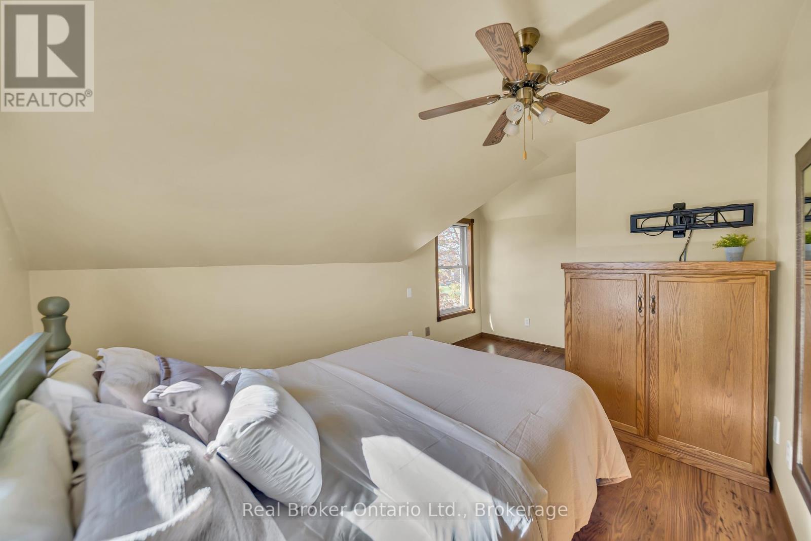 690 Wallace Avenue S, North Perth, Ontario  N4W 1Y4 - Photo 36 - X12441302