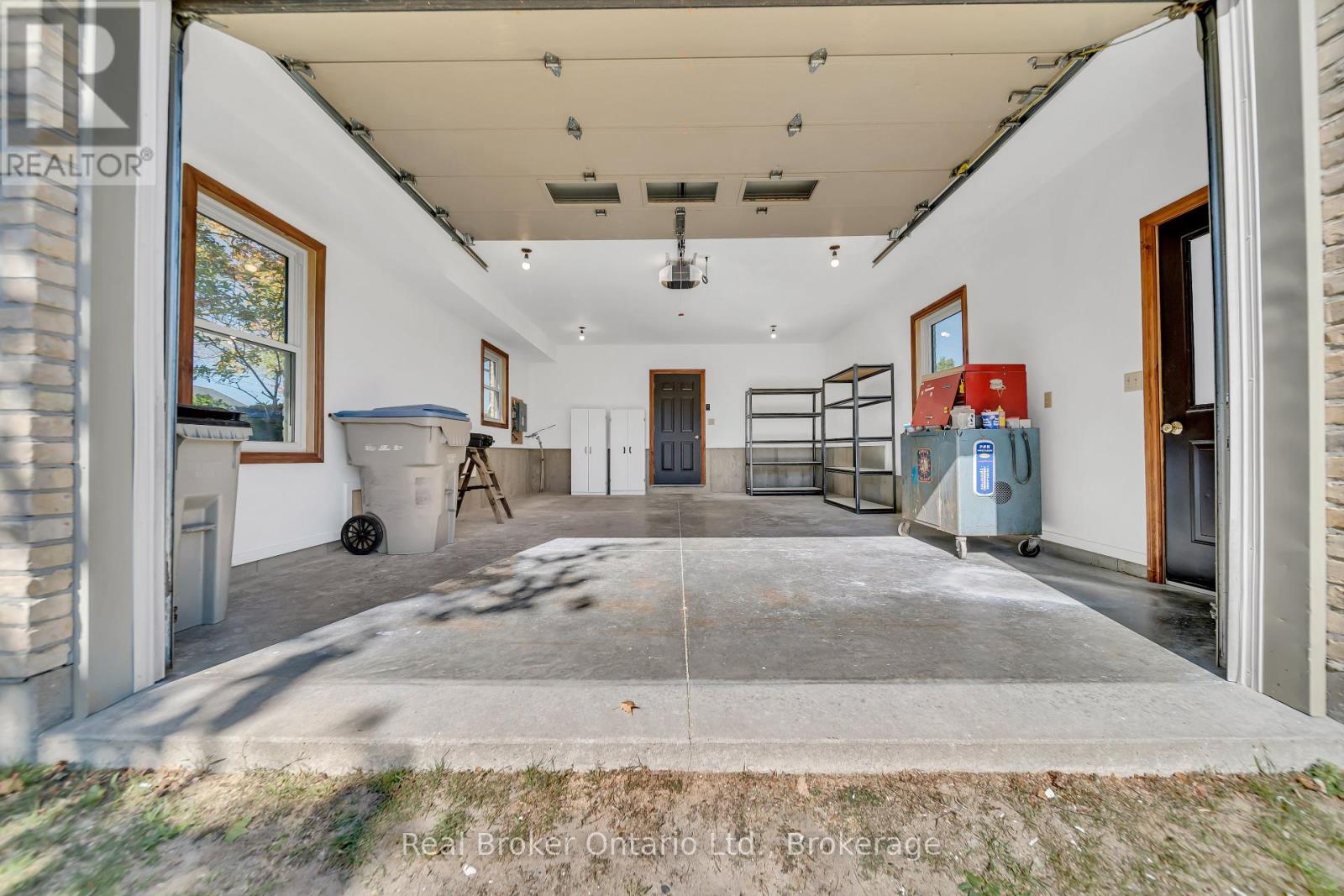 690 Wallace Avenue S, North Perth, Ontario  N4W 1Y4 - Photo 42 - X12441302