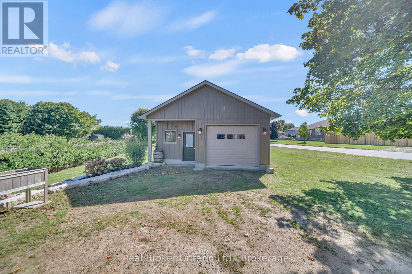 690 Wallace Avenue S, North Perth, Ontario  N4W 1Y4 - Photo 46 - X12441302