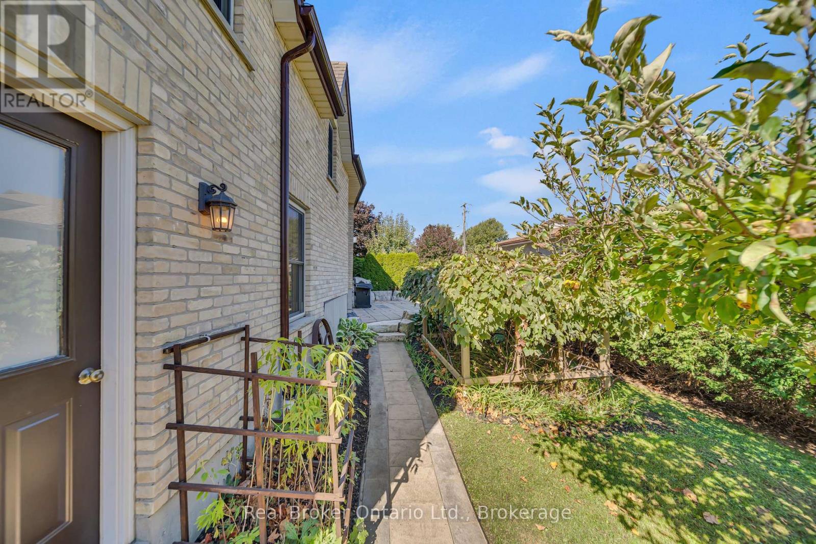 690 Wallace Avenue S, North Perth, Ontario  N4W 1Y4 - Photo 48 - X12441302