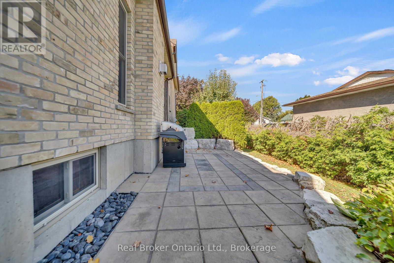 690 Wallace Avenue S, North Perth, Ontario  N4W 1Y4 - Photo 49 - X12441302