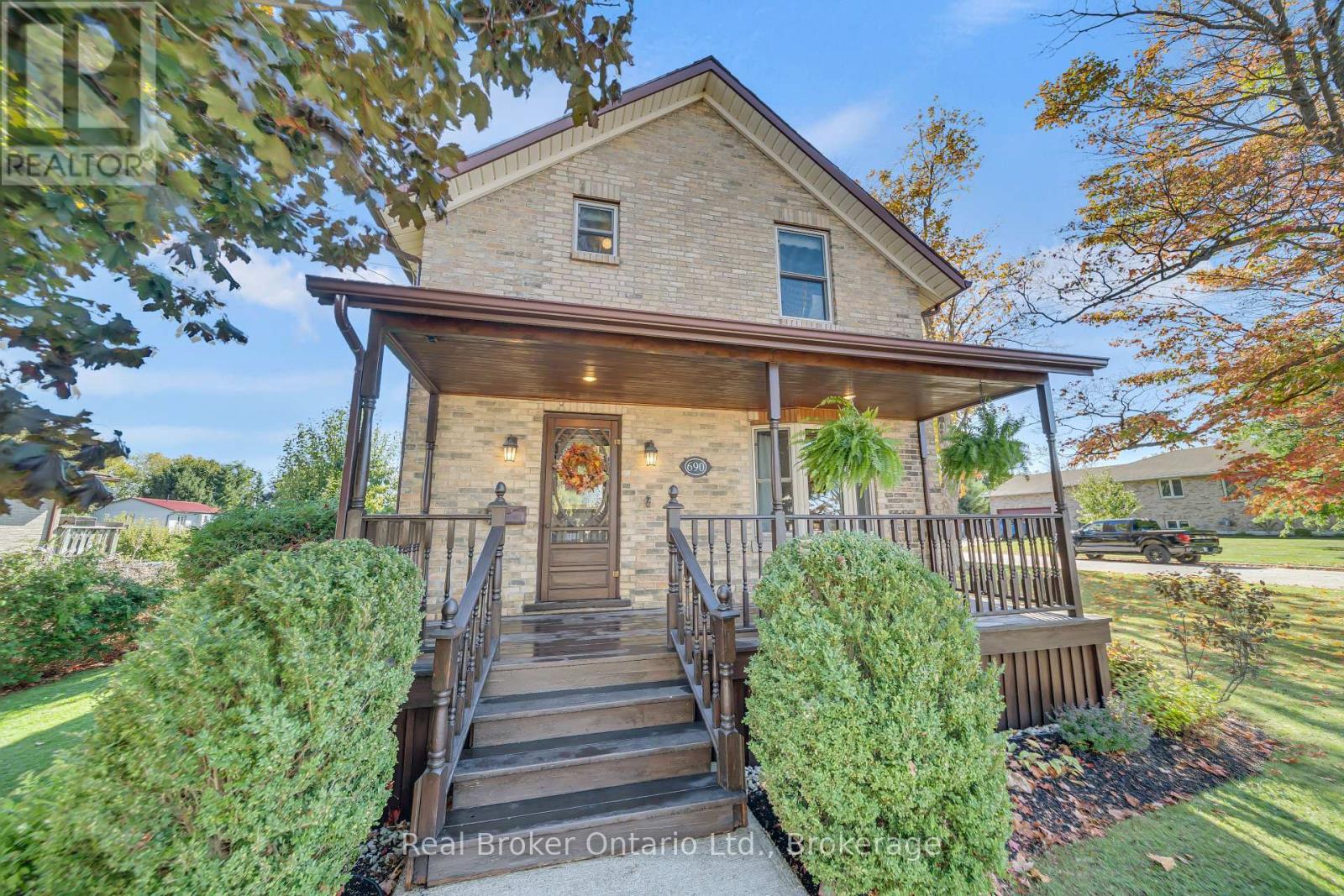 690 Wallace Avenue S, North Perth, Ontario  N4W 1Y4 - Photo 5 - X12441302