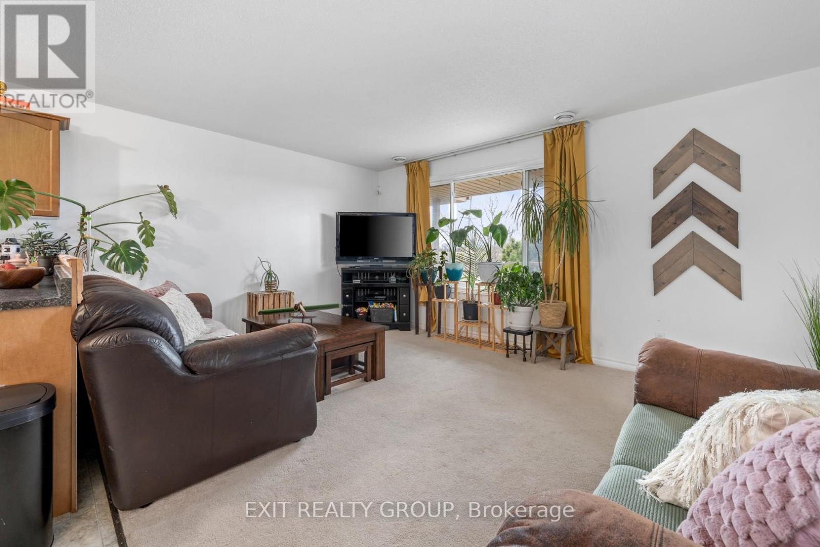 # 3b - 37 Lakebreeze Court, Prince Edward County, Ontario  K0K 3L0 - Photo 10 - X12441289