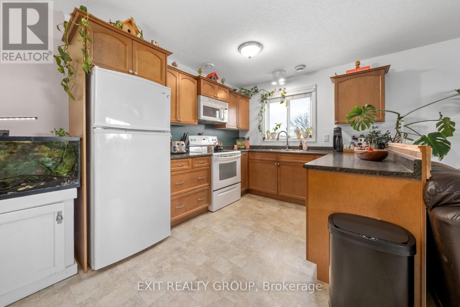 # 3b - 37 Lakebreeze Court, Prince Edward County, Ontario  K0K 3L0 - Photo 13 - X12441289