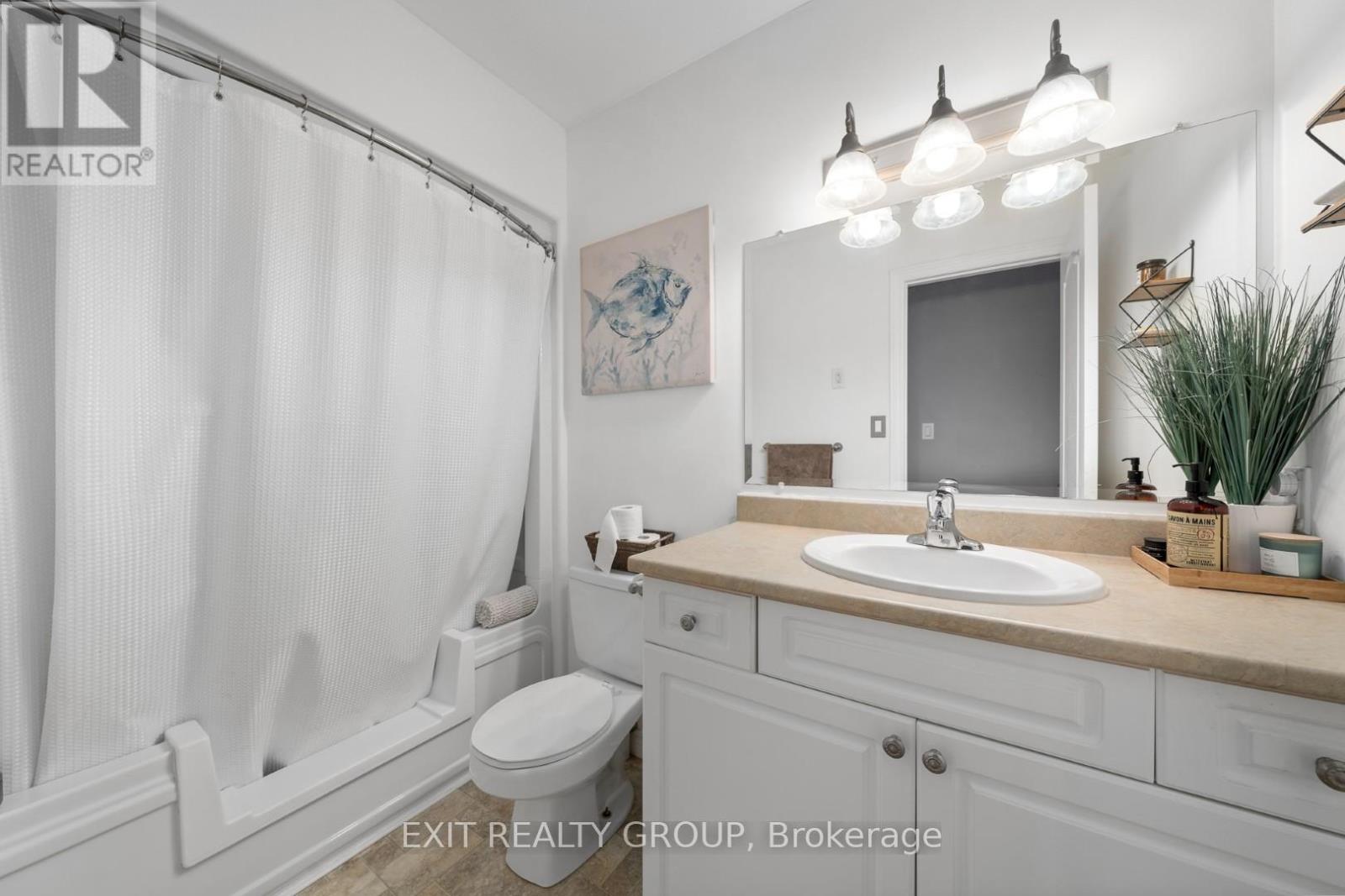 # 3b - 37 Lakebreeze Court, Prince Edward County, Ontario  K0K 3L0 - Photo 19 - X12441289