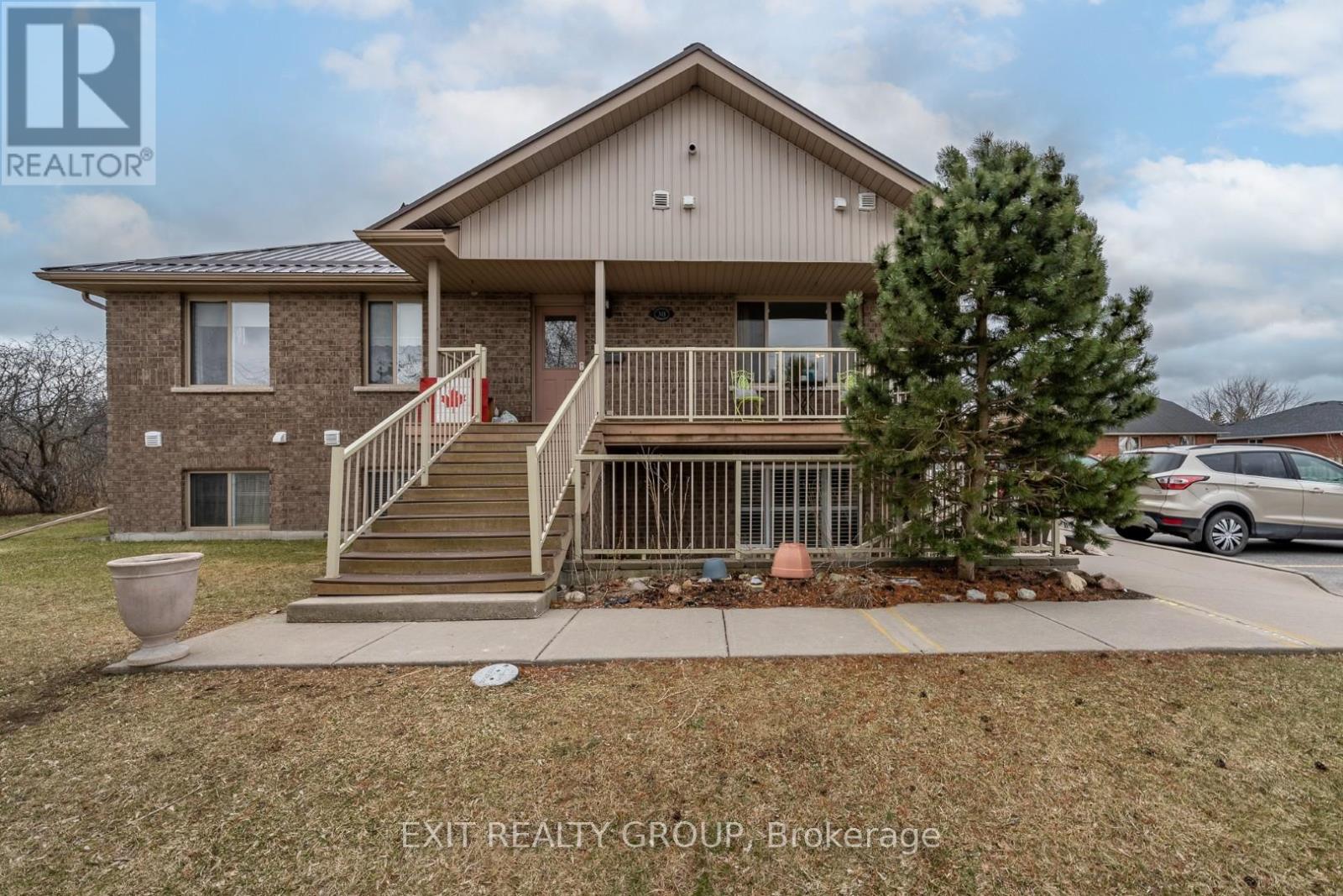 # 3b - 37 Lakebreeze Court, Prince Edward County, Ontario  K0K 3L0 - Photo 2 - X12441289