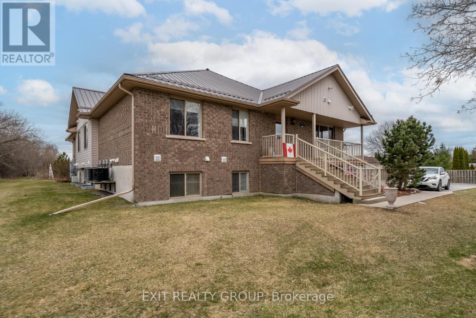 # 3b - 37 Lakebreeze Court, Prince Edward County, Ontario  K0K 3L0 - Photo 4 - X12441289