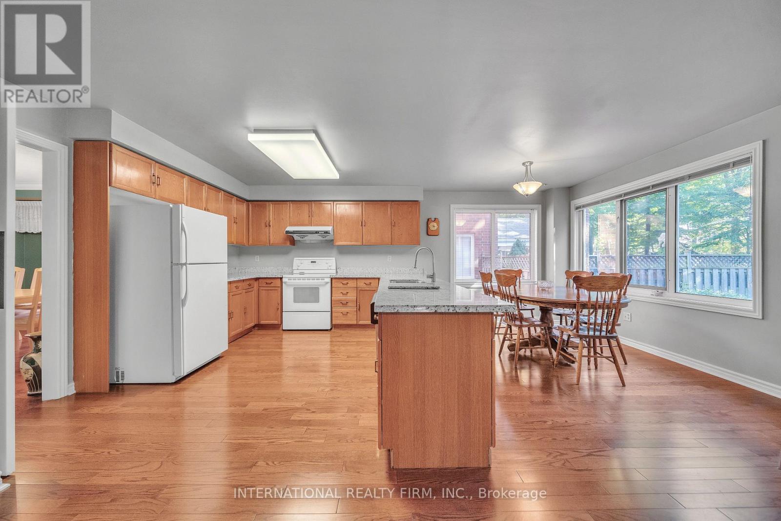 3674 St. Laurent Court, Mississauga, Ontario  L5L 4T1 - Photo 19 - W12438992