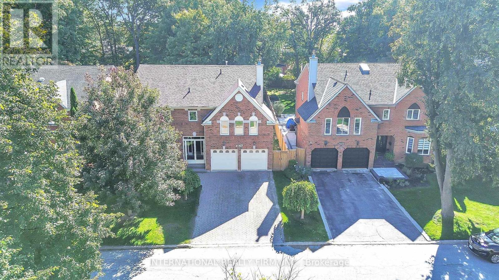 3674 St. Laurent Court, Mississauga, Ontario  L5L 4T1 - Photo 3 - W12438992