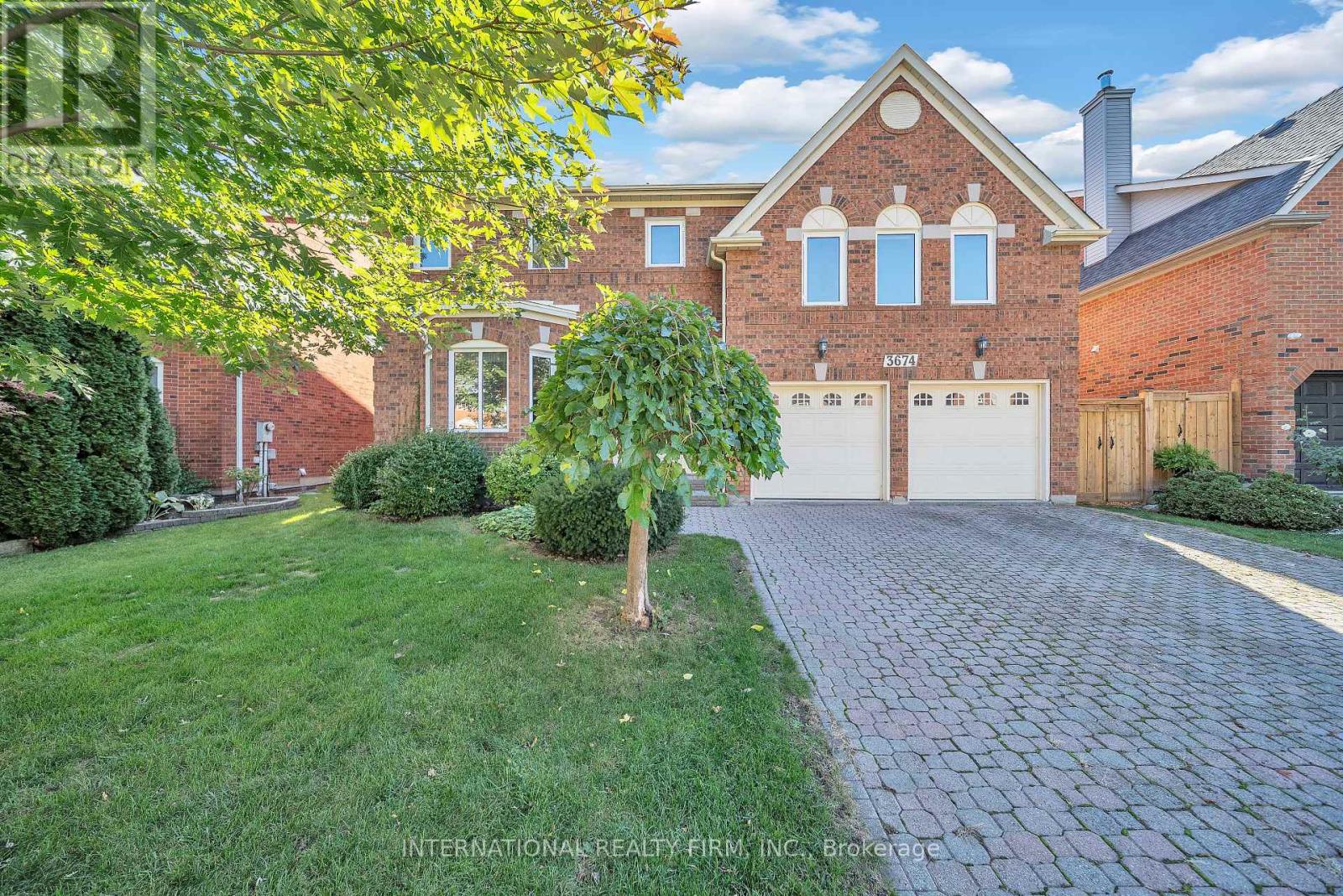 3674 St. Laurent Court, Mississauga, Ontario  L5L 4T1 - Photo 2 - W12438992