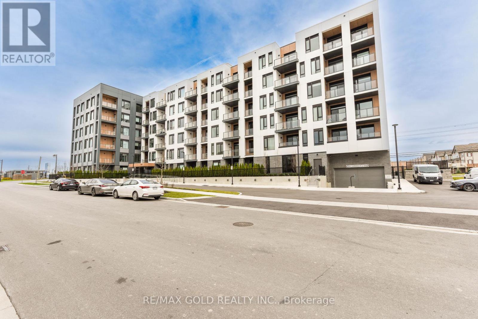 407 - 1440 Clarriage Court, Milton, Ontario  L9E 1B3 - Photo 3 - W12440770