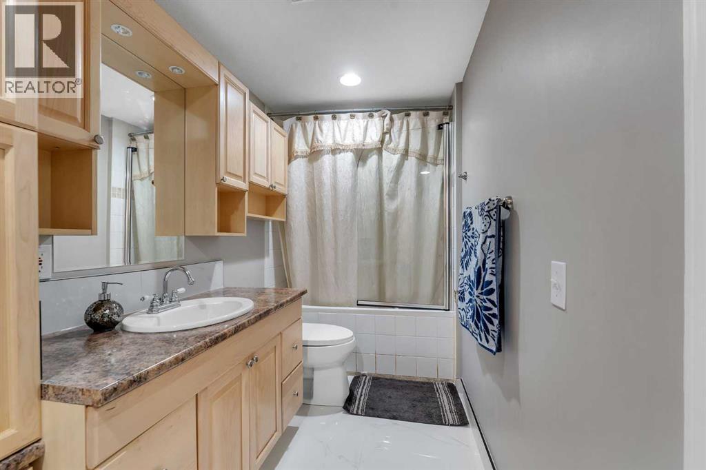 217 West Creek Drive, Chestermere, Alberta  T1X 1K7 - Photo 38 - A2259174