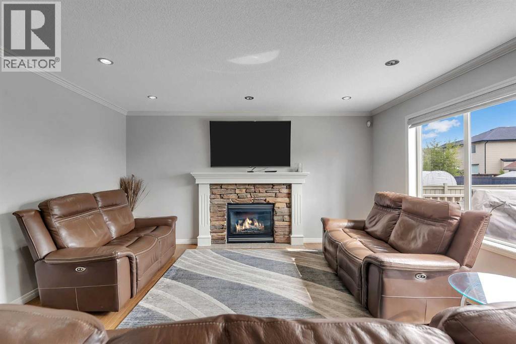 217 West Creek Drive, Chestermere, Alberta  T1X 1K7 - Photo 7 - A2259174