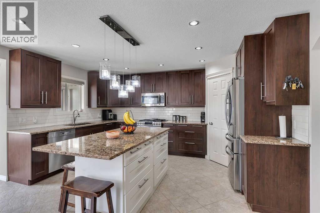 217 West Creek Drive, Chestermere, Alberta  T1X 1K7 - Photo 9 - A2259174