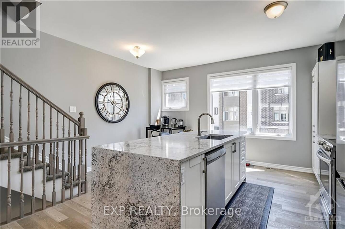 213 Makadewa Private, Ottawa, Ontario  K1K 4Z8 - Photo 2 - X12441319