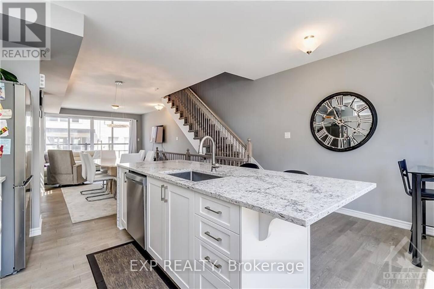 213 Makadewa Private, Ottawa, Ontario  K1K 4Z8 - Photo 3 - X12441319