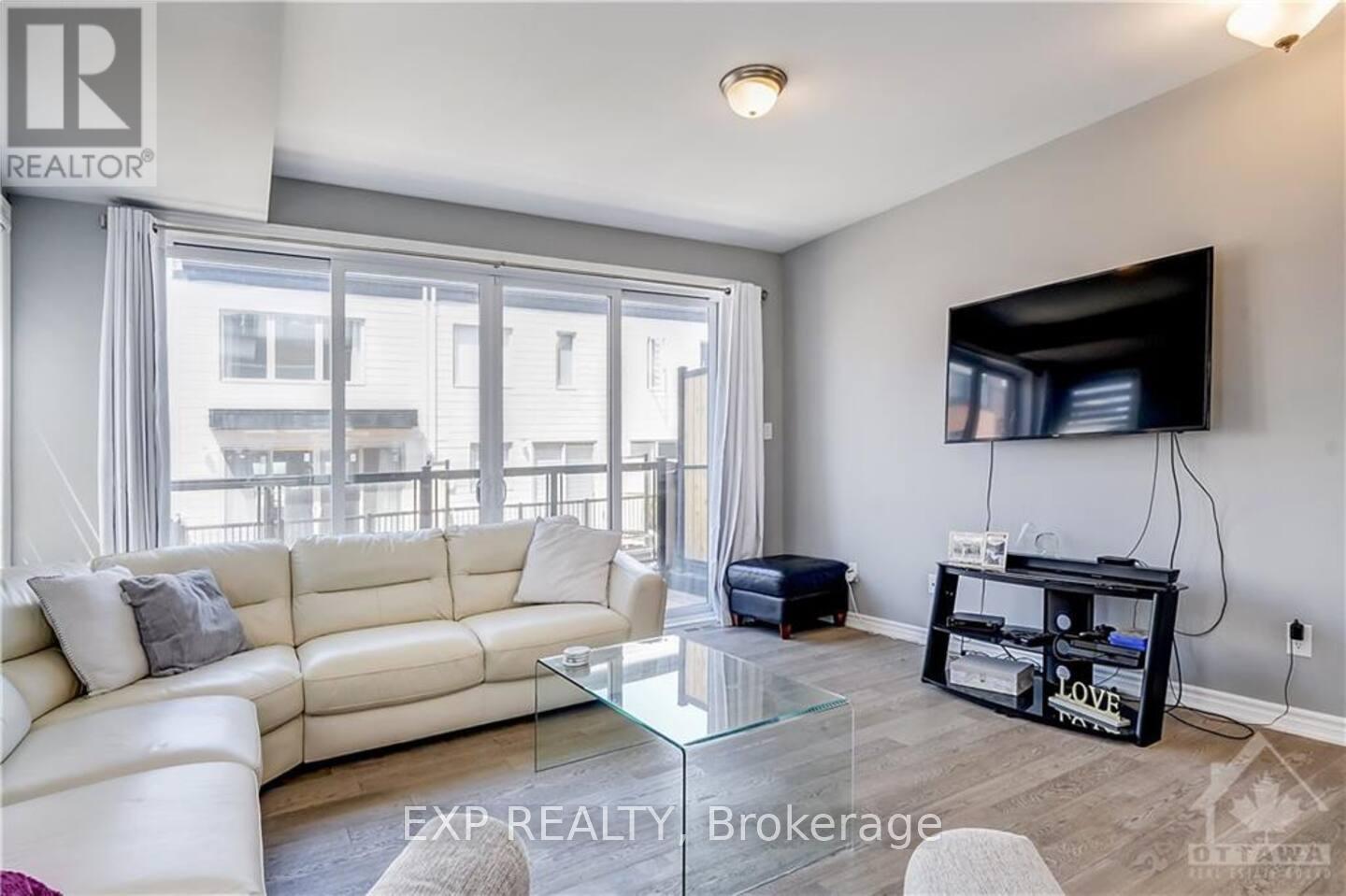 213 Makadewa Private, Ottawa, Ontario  K1K 4Z8 - Photo 6 - X12441319