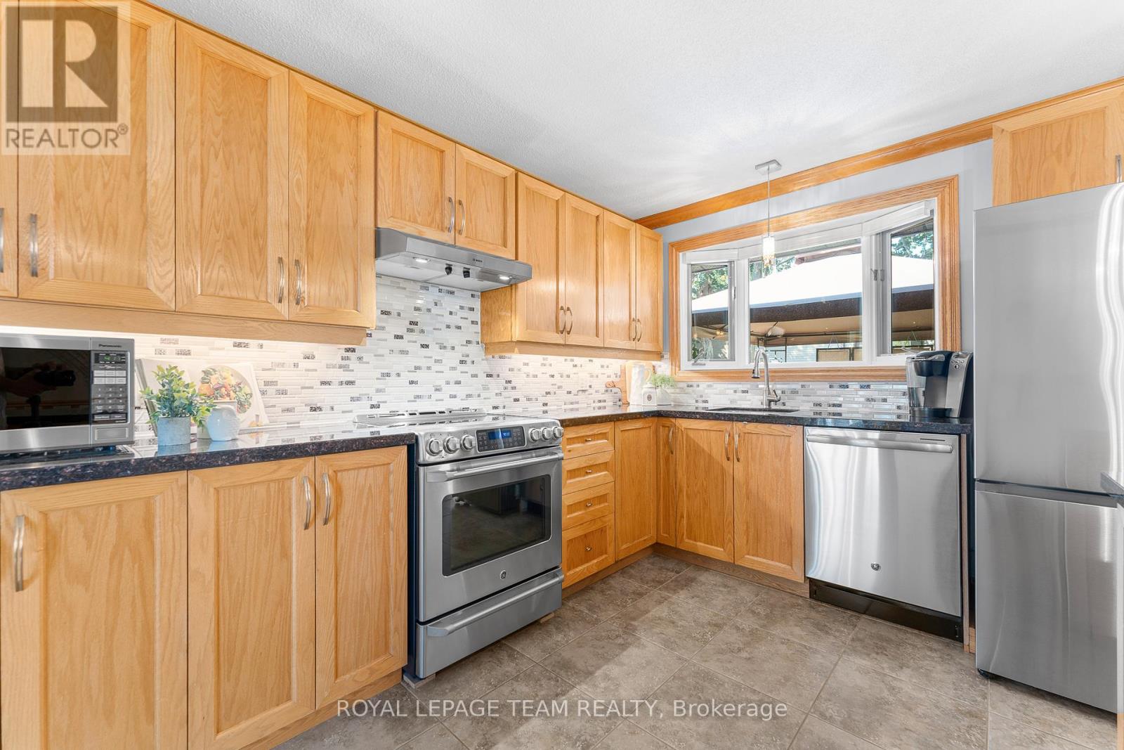 1 Stillwater Drive, Ottawa, Ontario  K2H 5J9 - Photo 18 - X12441339