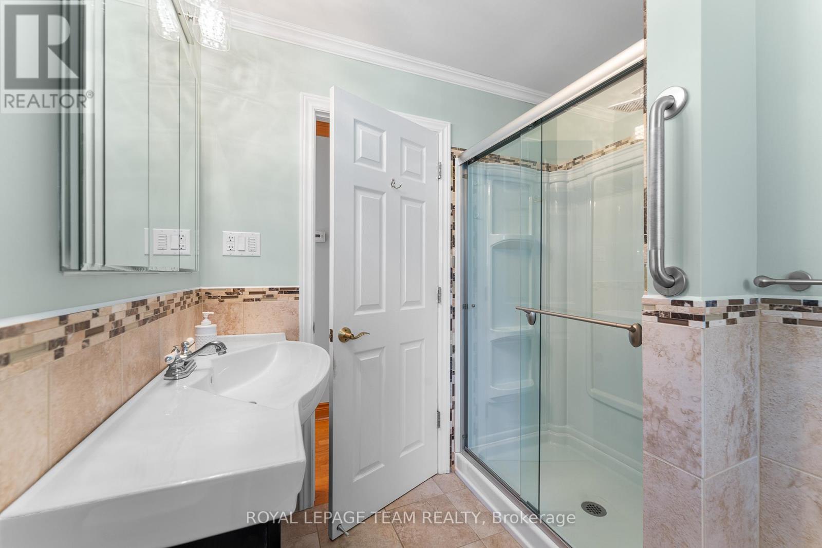 1 Stillwater Drive, Ottawa, Ontario  K2H 5J9 - Photo 28 - X12441339