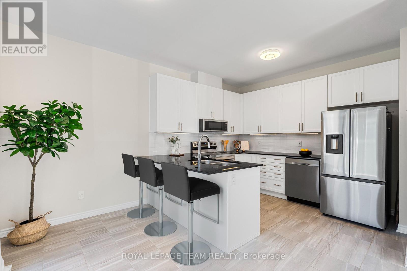 743 Vennecy Terrace, Ottawa, Ontario  K1W 0M8 - Photo 10 - X12441343