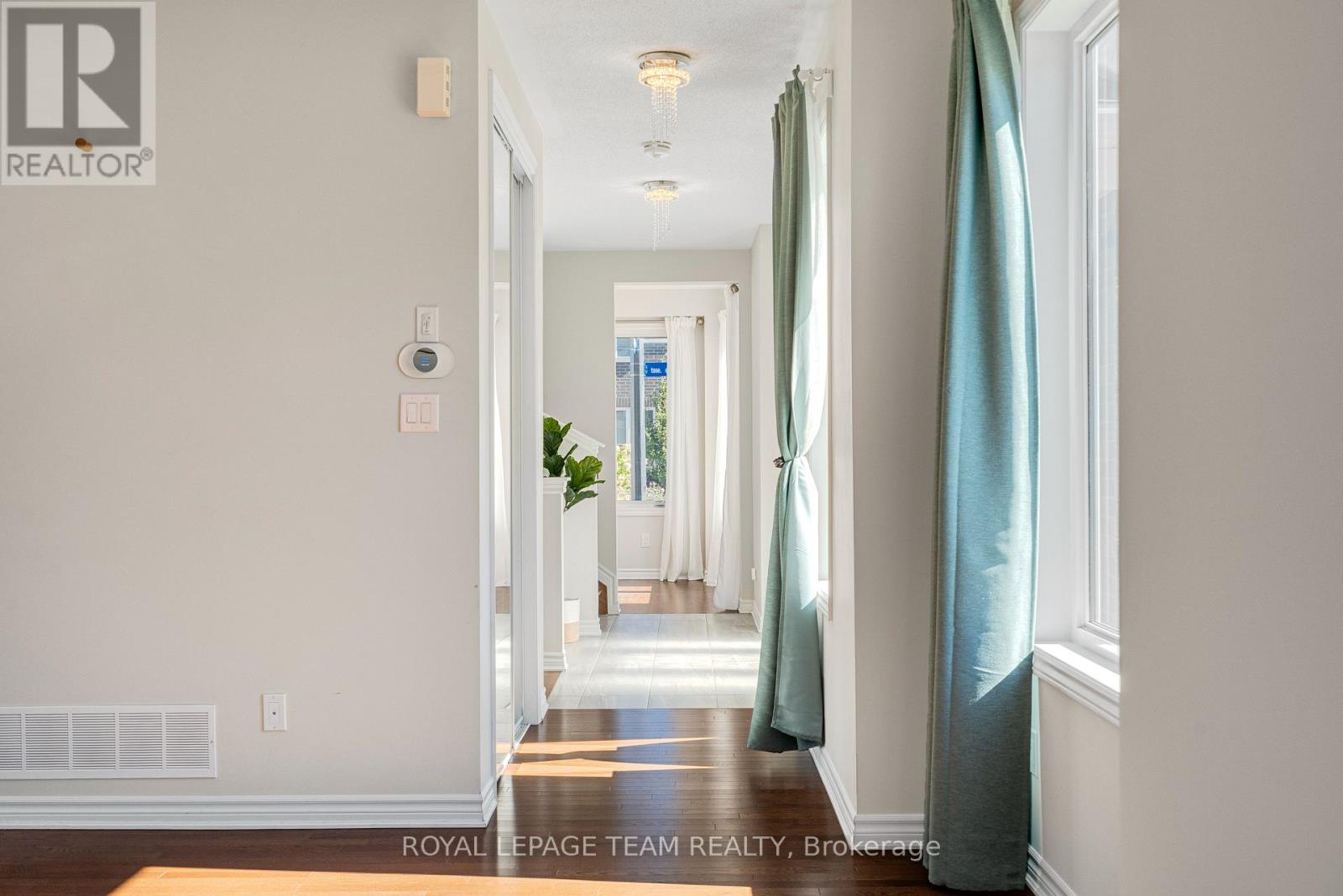743 Vennecy Terrace, Ottawa, Ontario  K1W 0M8 - Photo 16 - X12441343