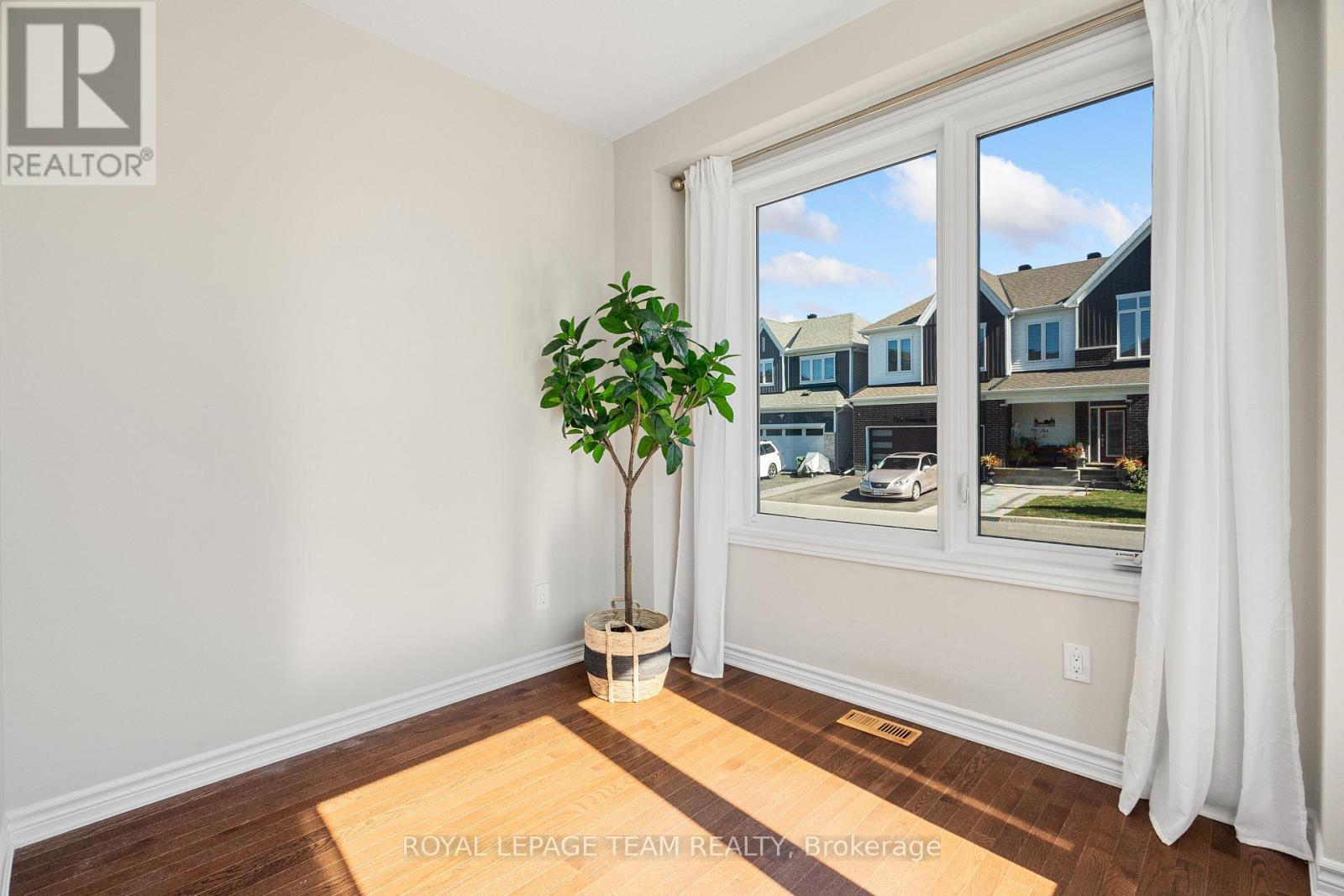 743 Vennecy Terrace, Ottawa, Ontario  K1W 0M8 - Photo 18 - X12441343