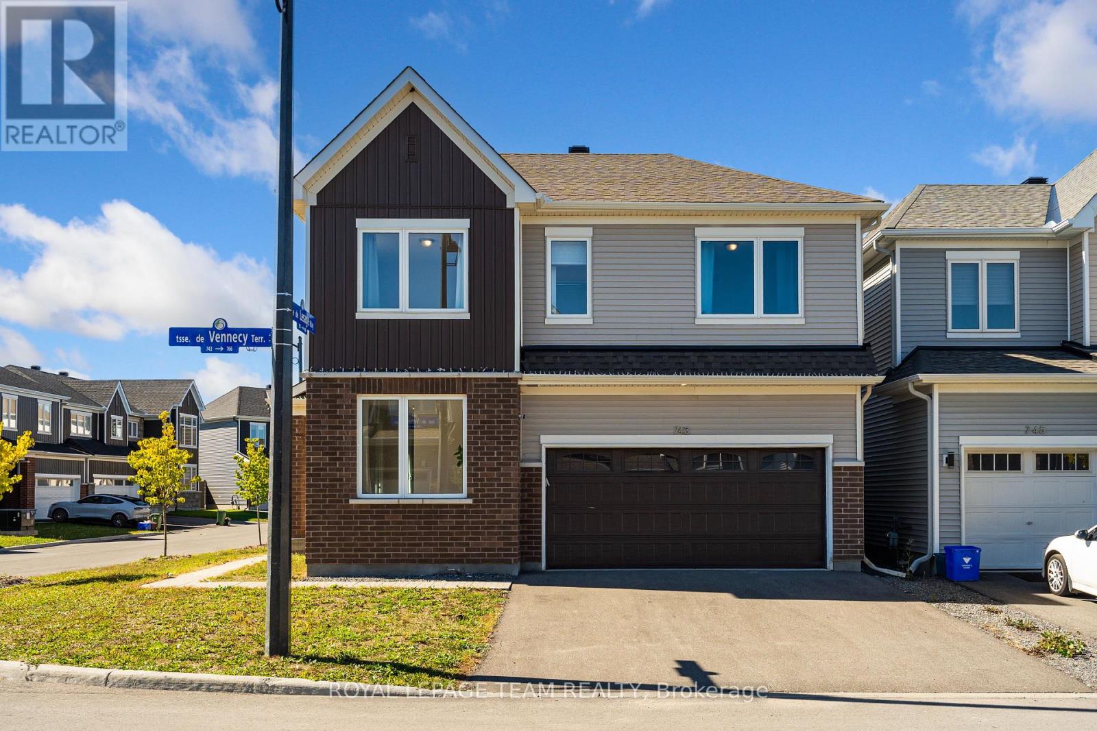 743 Vennecy Terrace, Ottawa, Ontario  K1W 0M8 - Photo 2 - X12441343