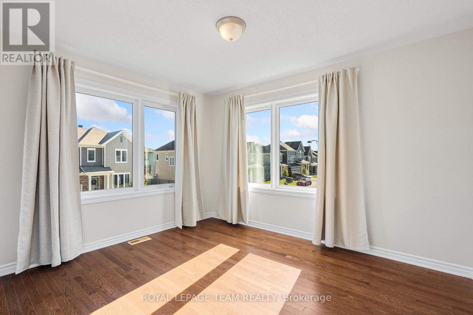 743 Vennecy Terrace, Ottawa, Ontario  K1W 0M8 - Photo 30 - X12441343