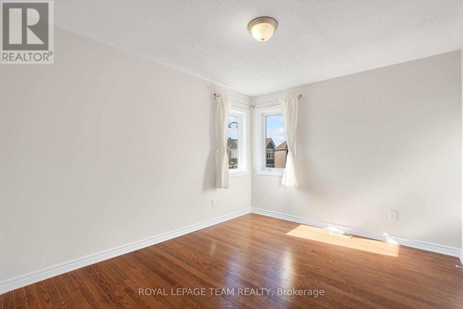 743 Vennecy Terrace, Ottawa, Ontario  K1W 0M8 - Photo 34 - X12441343